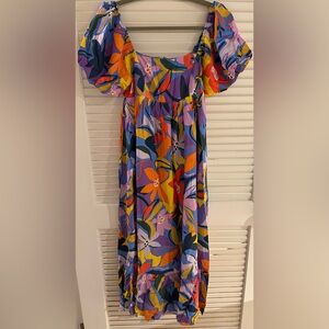 NWT! Avara sold Storia brand maxi dress